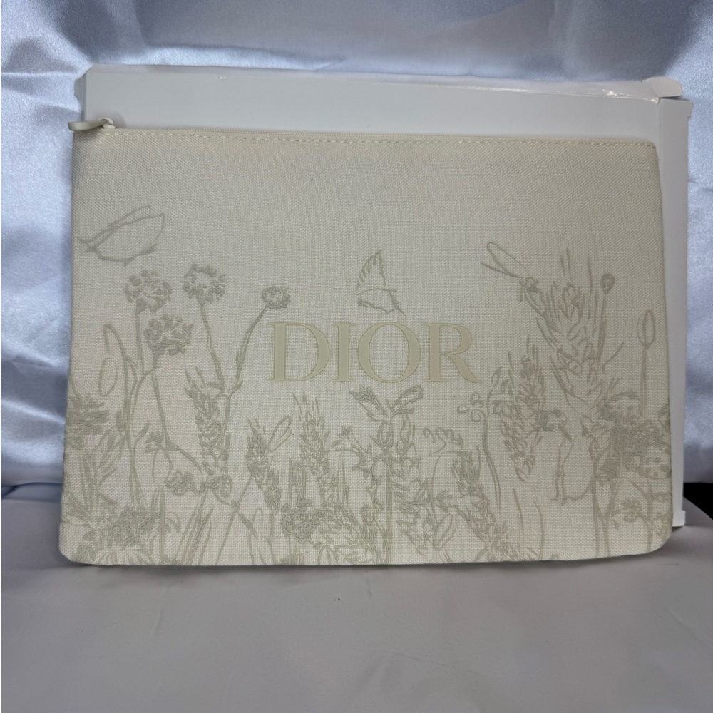 💔💔NOT FOR SALE💔💔Dior Cream Floral Large Pouch